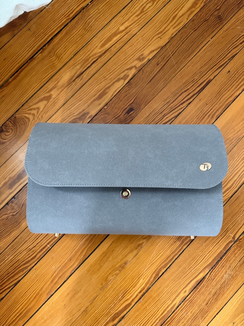 T3 Luxe Grey Suede Fold-Over carrying case.